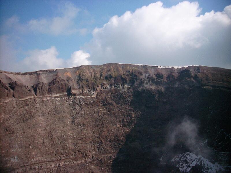 Pictures from the crater of the Vesuvio